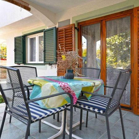 Apartment Miracle Murter Exterior foto