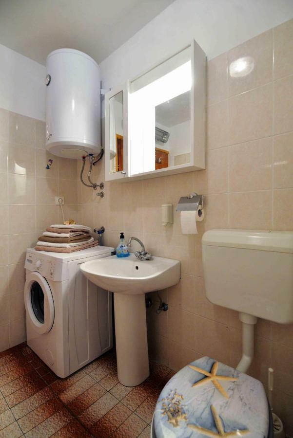 Apartment Miracle Murter Exterior foto