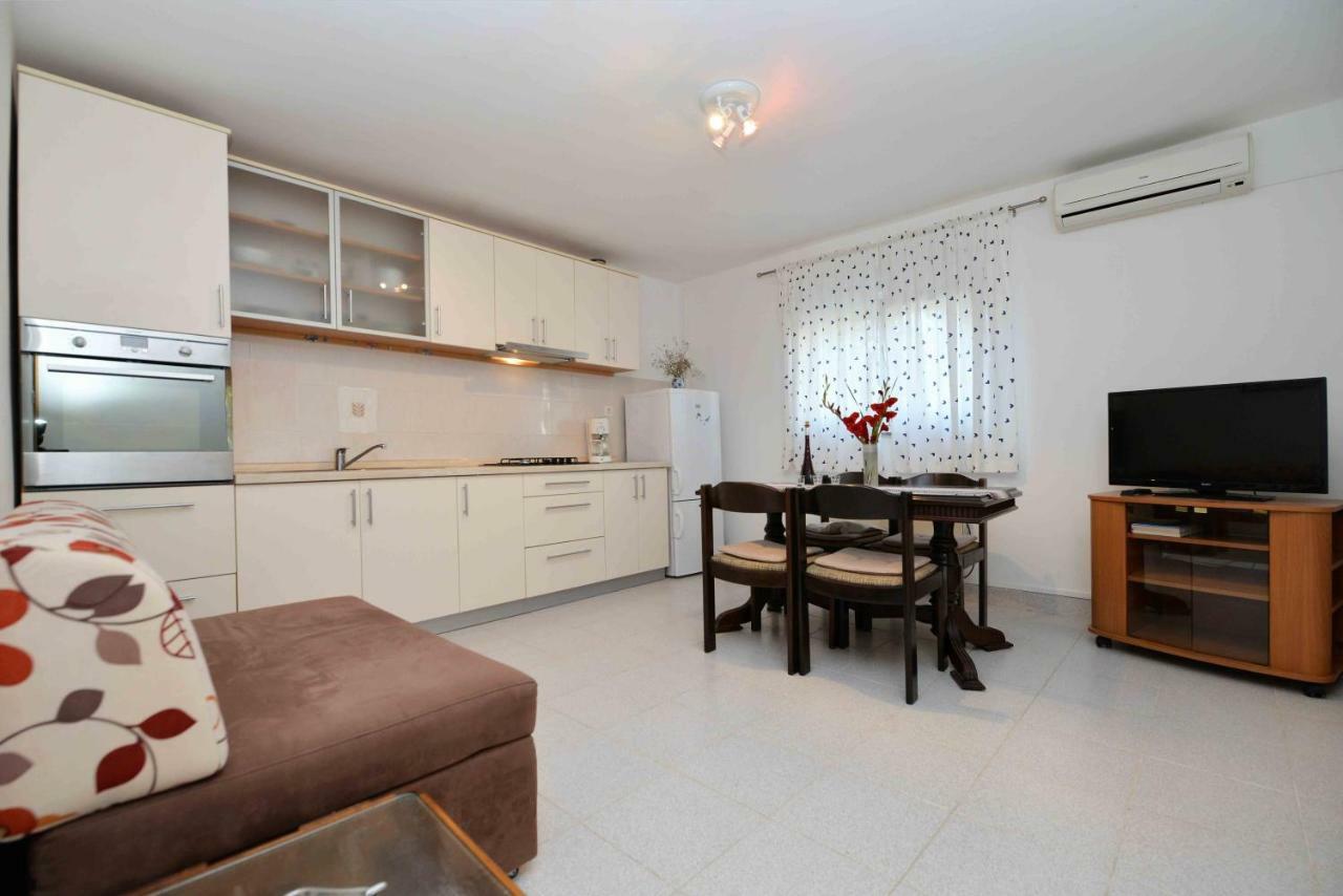Apartment Miracle Murter Exterior foto