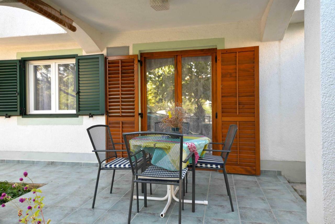 Apartment Miracle Murter Exterior foto